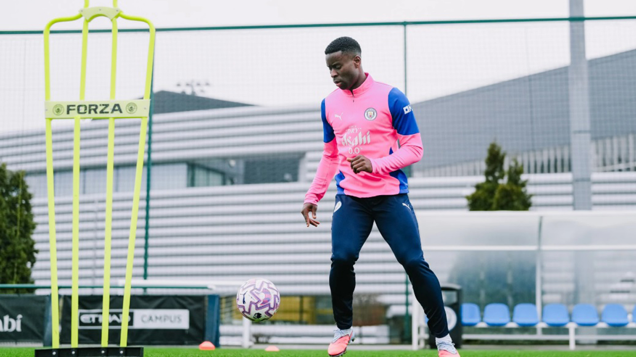 Marc Guehi resmi merapat ke Manchester City.