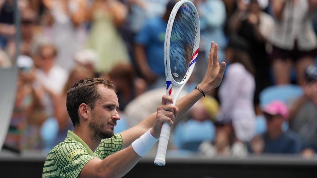 Daniil Medvedev Angkat Tangan Terkait Carlos Alcaraz Dan Jannik Sinner