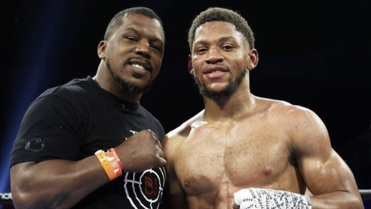 Brian Norman Sr (kiri) dan putranya, Brian Norman Jr. (Foto: Fight TV)