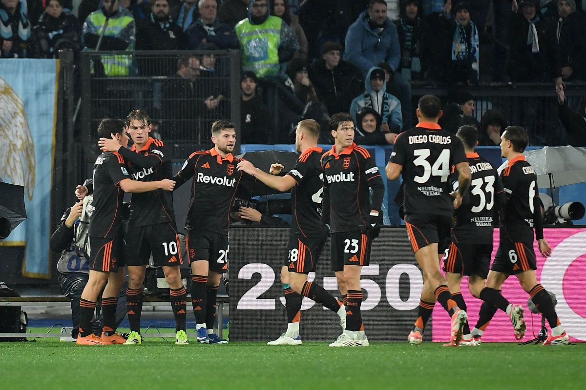 Como Hancurkan Lazio 3-0, Nico Paz Jadi Bintang Lapangan - sumber: (footballitalia)