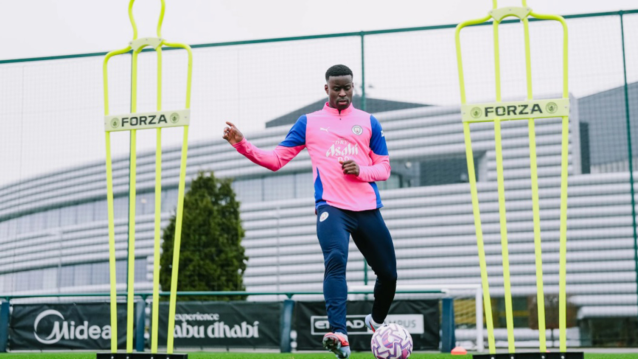 Marc Guehi resmi merapat ke Manchester City.