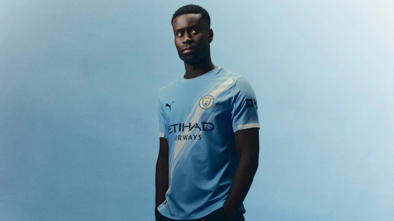 Marc Guehi resmi merapat ke Manchester City.