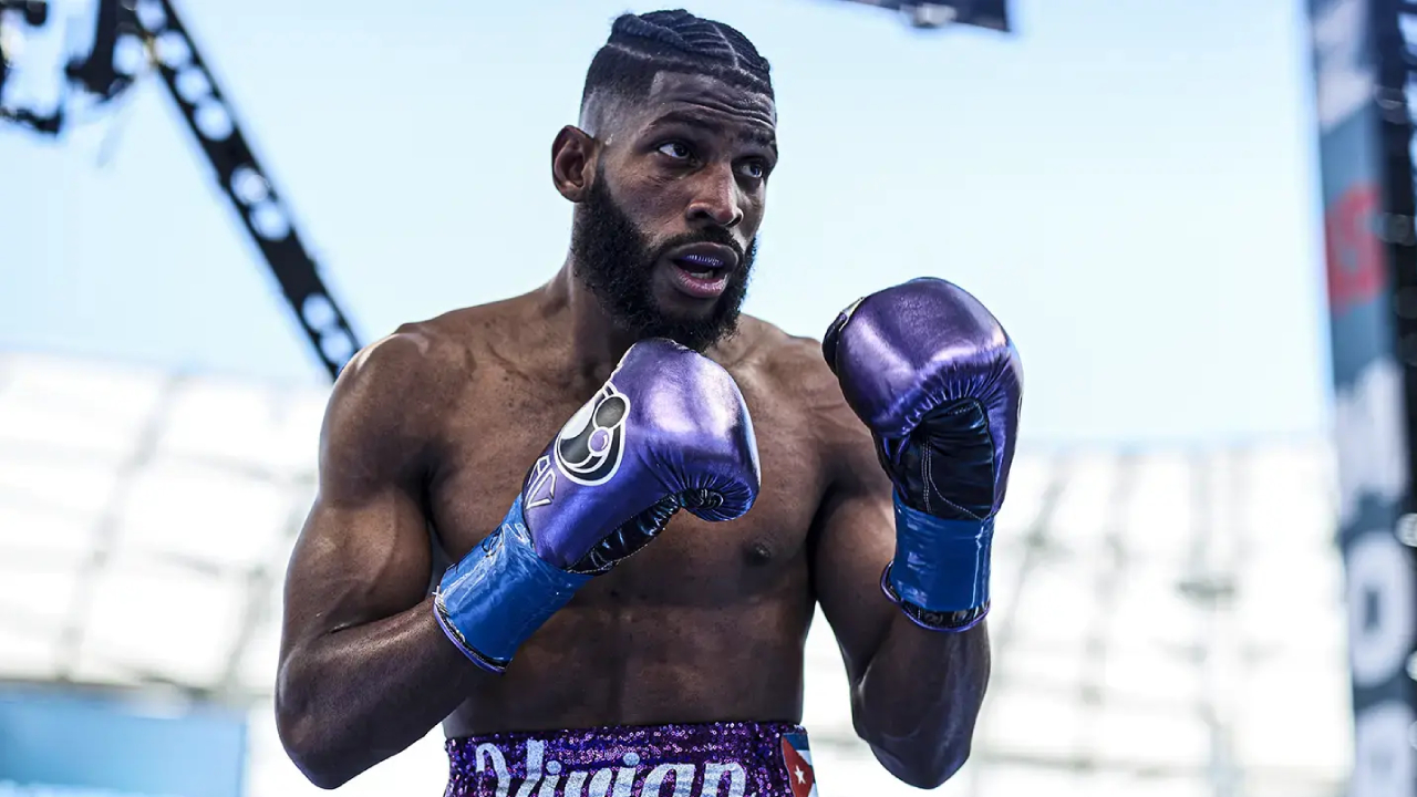 Andy Cruz Pukau Jaron Ennis, Siap Buktikan di Duel Perebutan Gelar