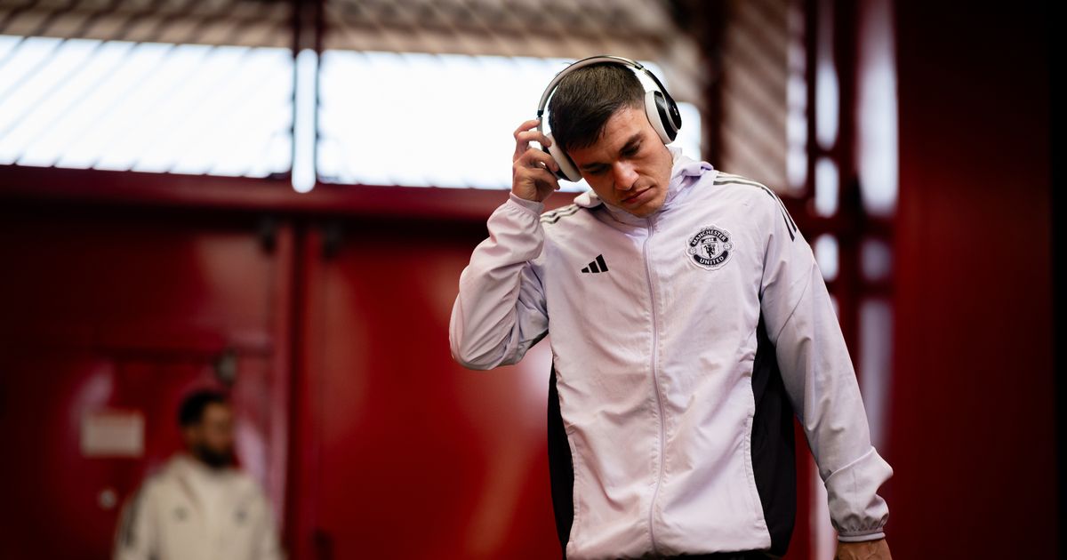 Man United: Rencana Keluar Ugarte Jelas, Pengganti Diungkap - sumber: (manchestereveningnews)