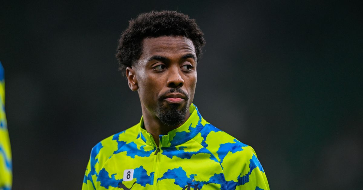 Manchester United Siap Selamatkan Angel Gomes dari Krisis Transfer - sumber: (manchestereveningnews)