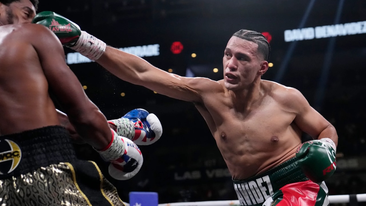 Debut Cruiserweight, David Benavidez Waspadai Ancaman Opetaia