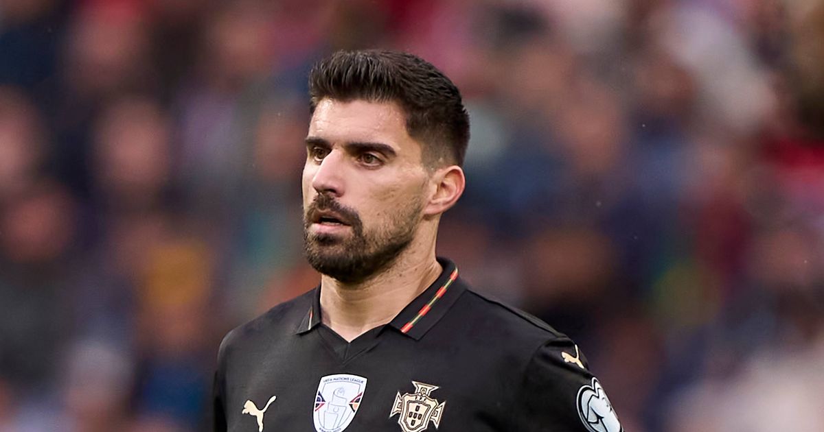 Kesepakatan Pinjaman Man United Hampir Tuntas, Neves Berpeluang Gabung - sumber: (manchestereveningnews)