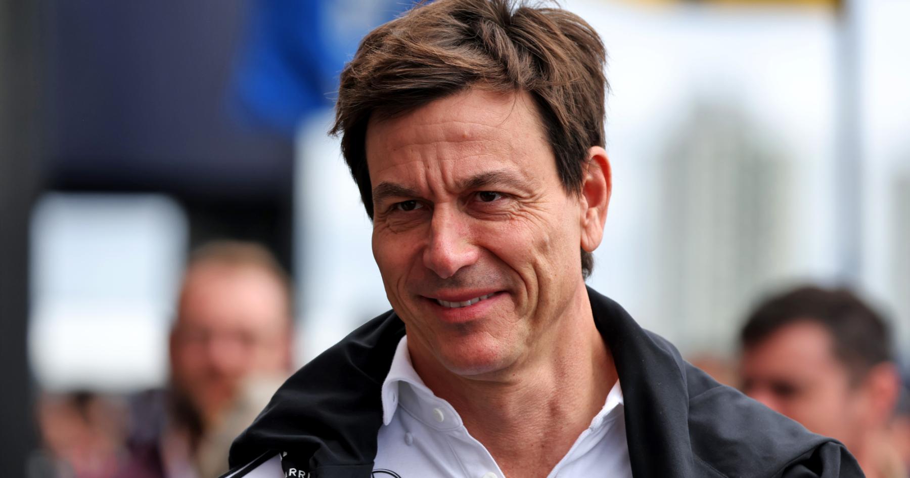 Toto Wolff Janji Inovasi Usai Ungkap Mercedes W17 - sumber: (racingnews365)