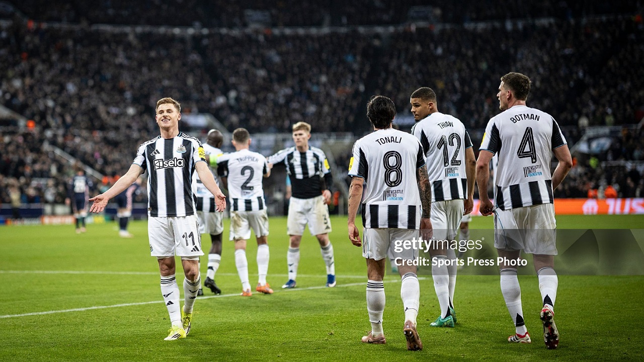 Newcastle United bantai PSV 3-0 di St James' Park