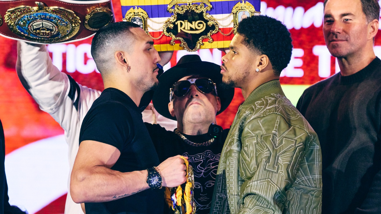 Shakur Stevenson (kanan) dan Teofimo Lopez. (Foto: Fight TV)