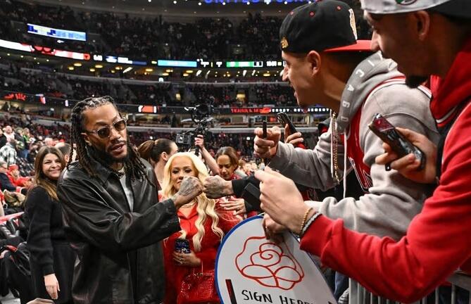 Nomor Jersei Derrick Rose Dipensiunkan oleh Bulls - sumber: (mainbasket)