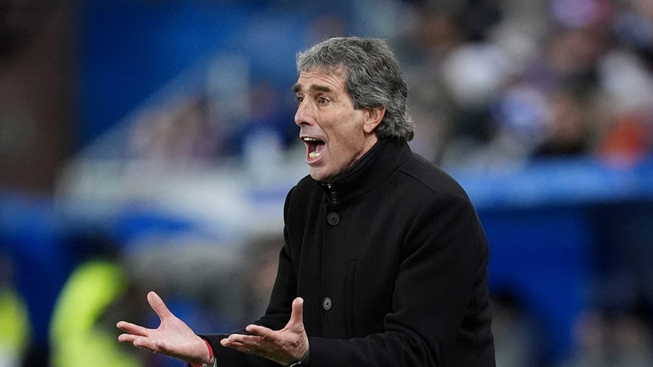 Pelatih Real Oviedo Beberkan Cara Mengalahkan Barcelona