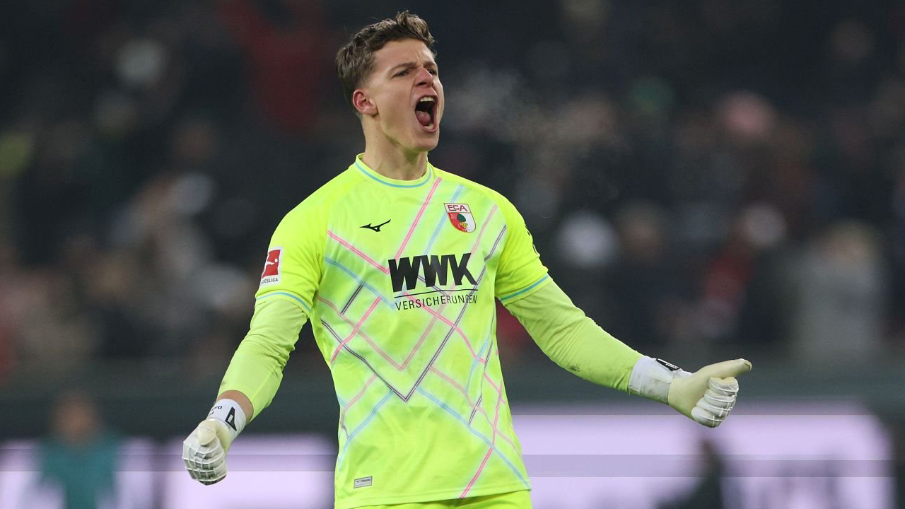 Kiper FC Augsburg, Finn Dahmen.