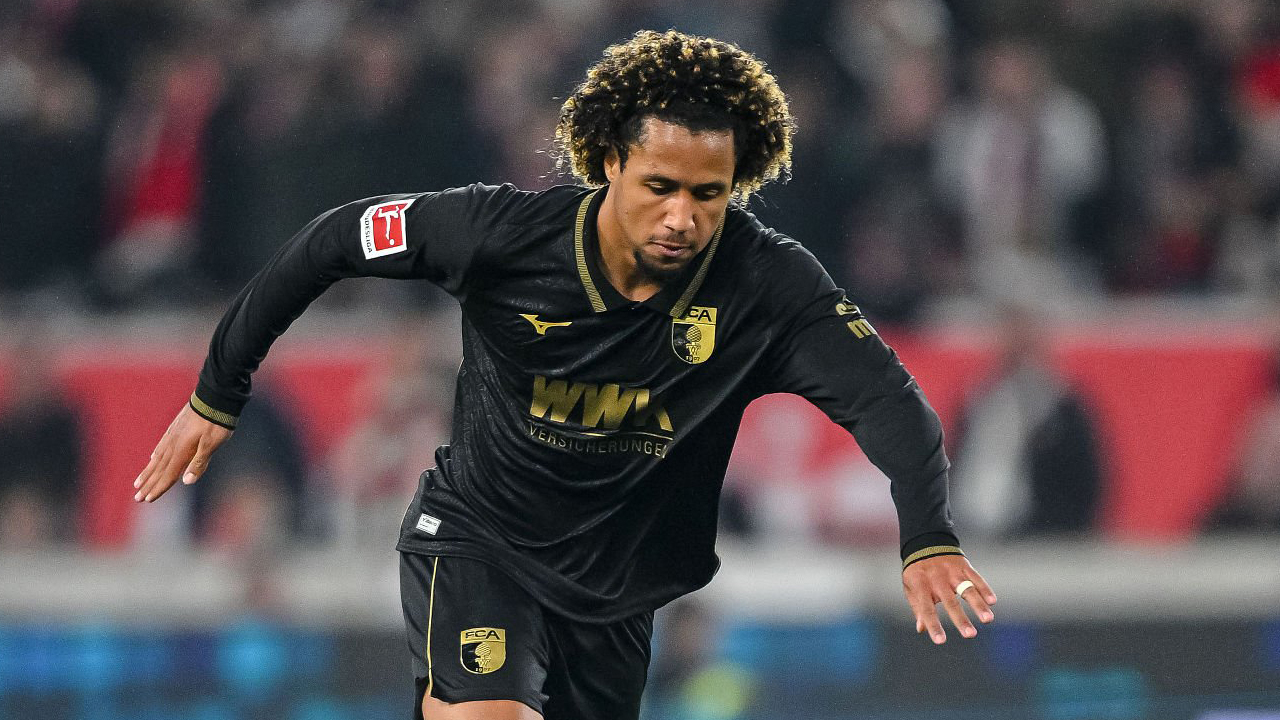 Gelandang FC Augsburg, Han-Noah Massengo.