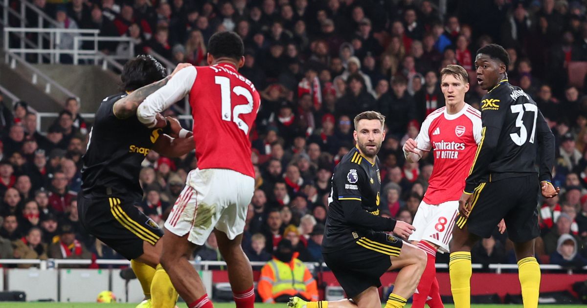 Neville Kritik Duo Man Utd Usai Gol Arsenal