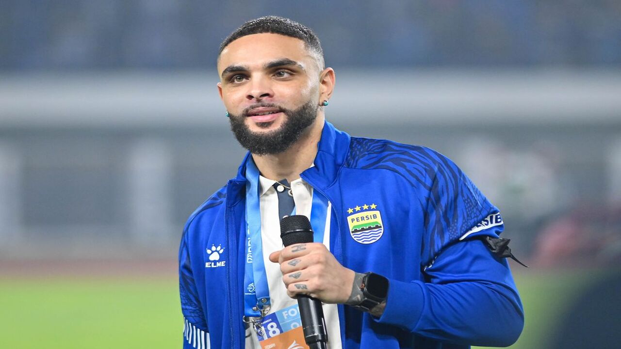 Layvin Kurzawa mendapatkan bayaran super besar dari Persib Bandung setelah resmi bergabung dengan tim asuhan Bojan Hodak di putaran kedua Liga Indonesia 2025/26 / via Istimewa