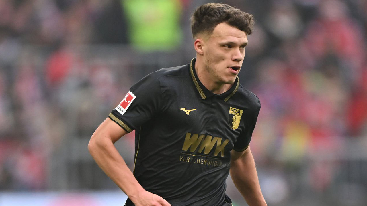 Gelandang FC Augsburg, Robin Fellhauer.