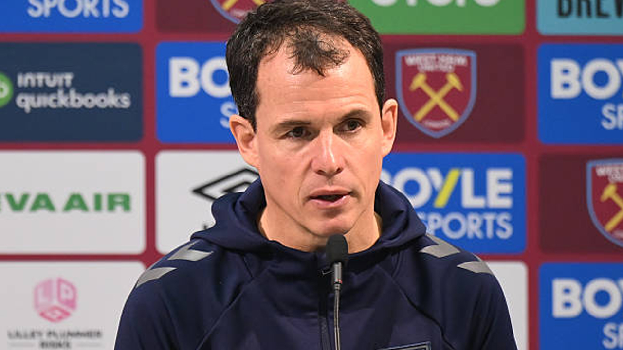 Tumbang 3-1 di Kandang West Ham, Regis Le Bris Soroti Awal Buruk Sunderland