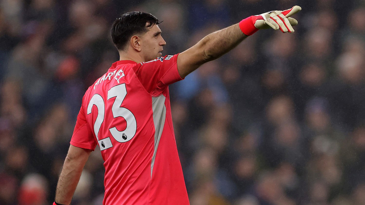 Kiper Aston Villa, Emiliano Martinez.