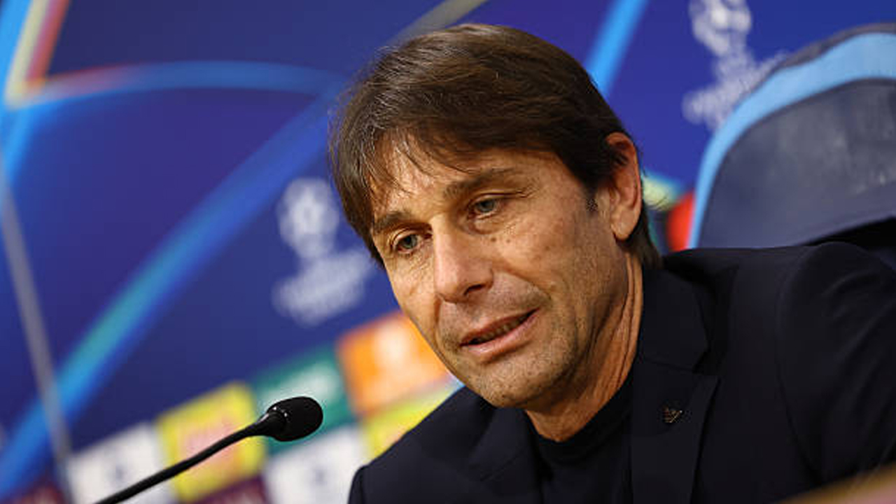 Antonio Conte Andalkan Dukungan Suporter Napoli untuk Kalahkan Chelsea