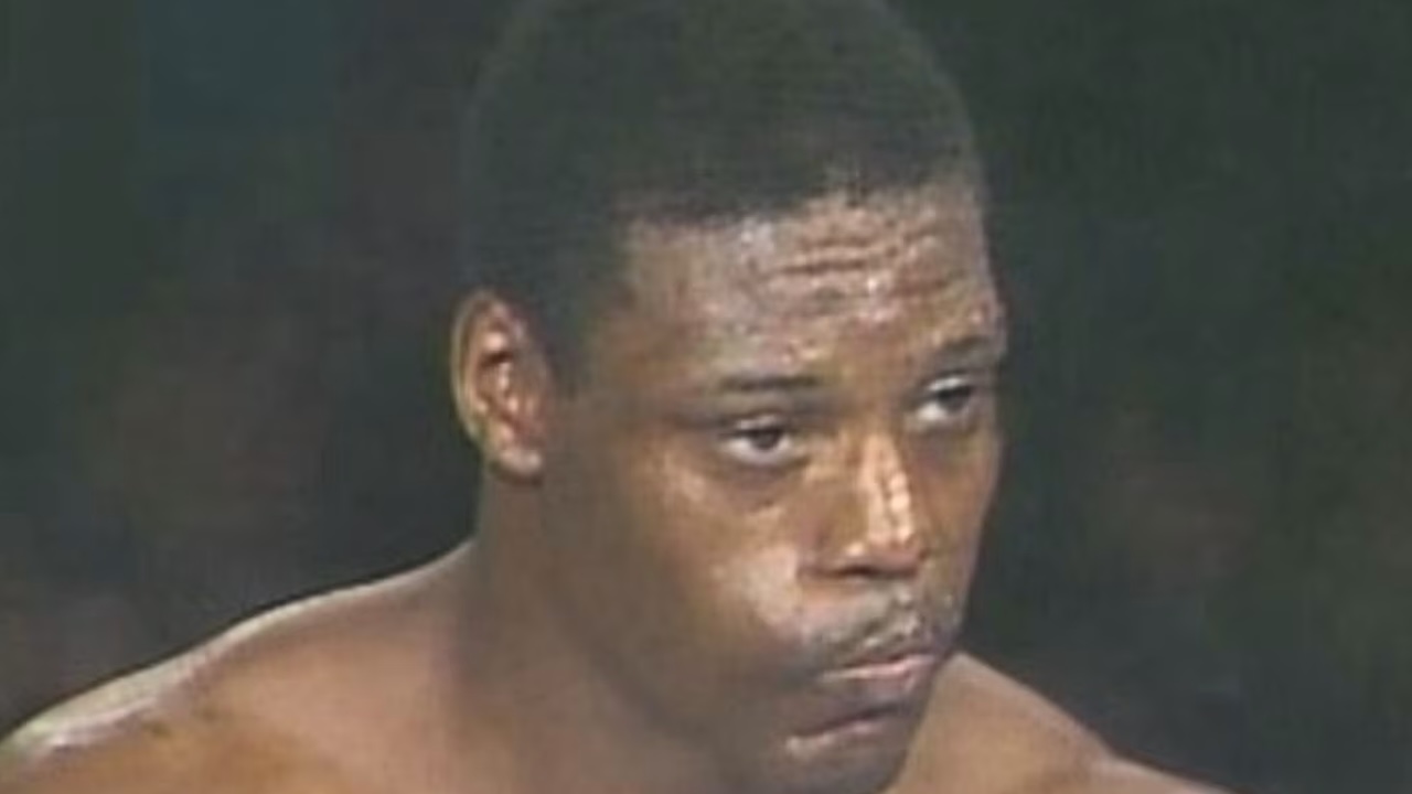 Dennis Milton Wafat, Petinju Jenius yang Pernah Taklukkan McClellan