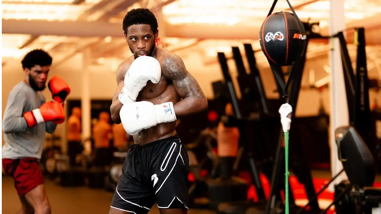 Keyshawn Davis berlatih menjelang pertarungannya melawan Jamaine Ortiz. (Foto: Fight TV)