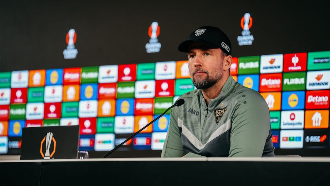 Stuttgart Diminta Fokus, Sebastian Hoeness Abaikan Skenario Lolos Otomatis