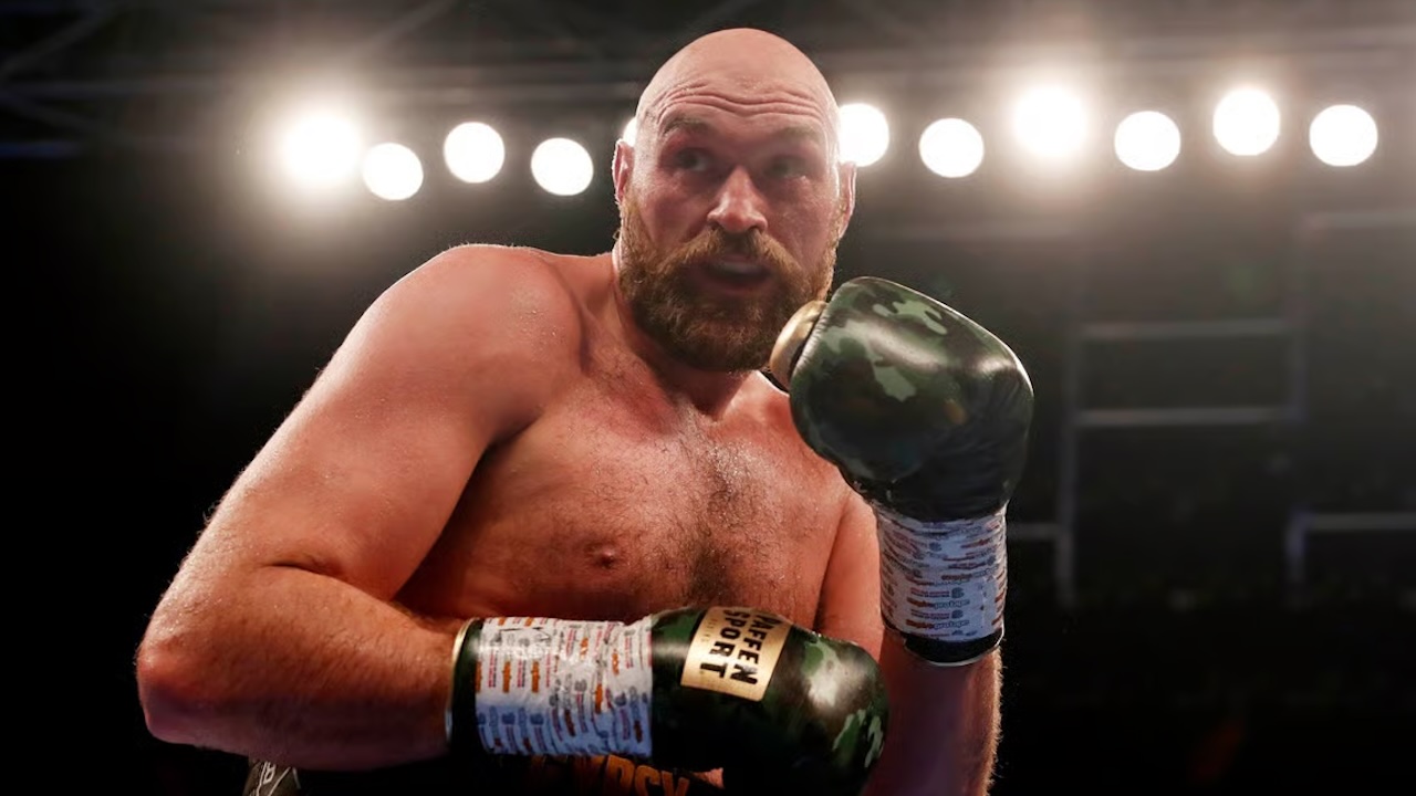 Tyson Fury Resmi Comeback, Tantang Arslanbek Makhmudov April Mendatang