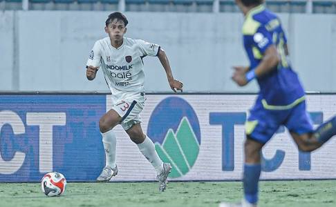 10 Pemain Persita Tangerang Tekuk Arema FC, Carlos Pena Bangga