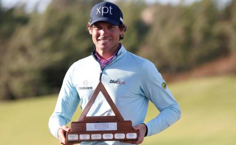 Adam Schenk Bertahan dari Angin Kencang Untuk Rebut Gelar PGA Tour Pertama