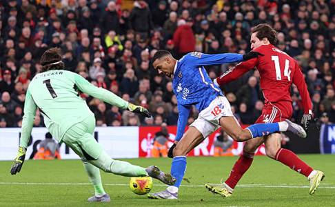 Aksi Heroik Federico Chiesa di Garis Gawang Dapat Apresiasi Arne Slot