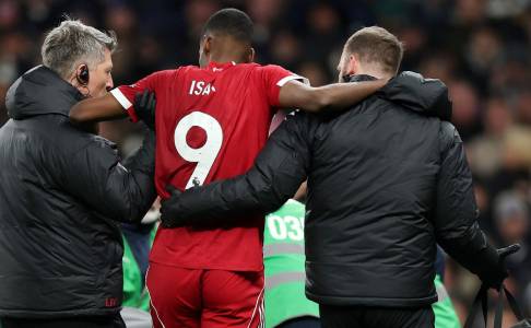 Alexander Isak Terhindar dari Cedera ACL, Liverpool Tetap Cemas