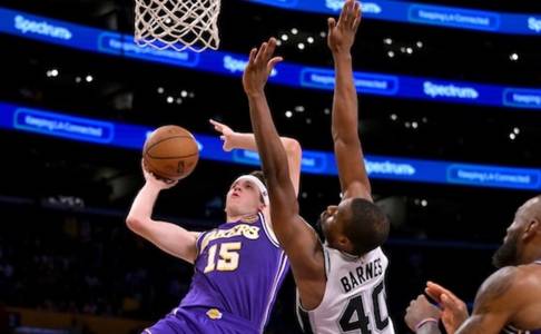 Austin Reaves Mengalami Cedera Otot Betis Kiri, Absen Lawan Suns