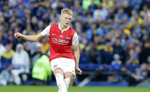 Barcelona Siap Bersaing dengan Real Madrid Dapatkan Gelandang Berbakat