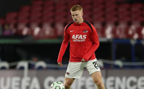 Barcelona Siap Duel dengan Real Madrid Dapatkan Gelandang Belanda