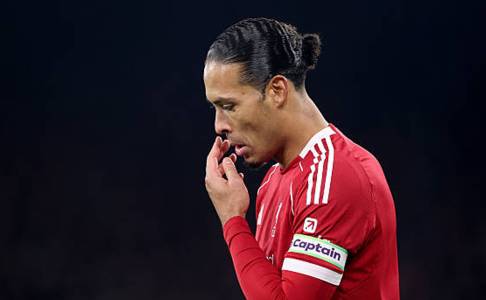 Blunder, Keraguan, dan Statistik: Virgil van Dijk Alami Penurunan Tajam