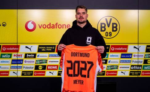 Borussia Dortmund Umumkan Perpanjangan Kontrak untuk Alexander Meyer