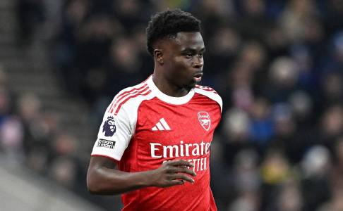 Bukayo Saka Tegaskan Arsenal Tetap Tenang di Puncak Klasemen