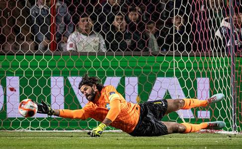 Dari Alisson Becker Hingga Sergio Ramos, Diklaim Masuk List Belanja Milan