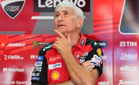 Davide Tardozzi Heran Dirumorkan Untuk Keluar Dari Ducati
