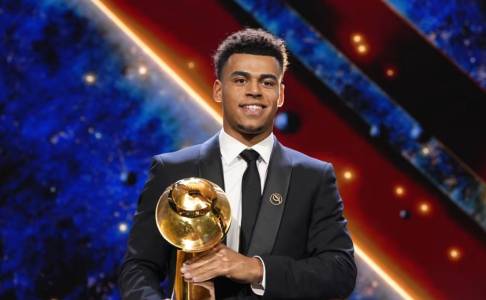 Desire Doue Bahagia Raih Gelar Pemain Muda Terbaik di Globe Soccer Awards