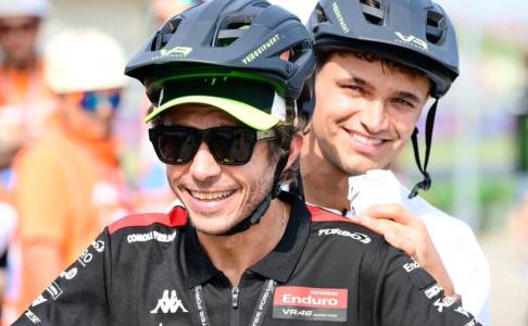 Dua Murid Rossi Ini Terpukau Usai Lando Norris Raih Juara Dunia F1 2025