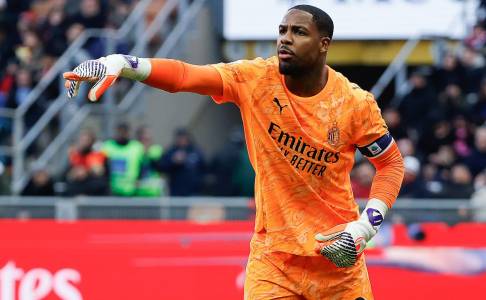 Dua Raksasa Inggris Pantau Situasi Mike Maignan di Milan