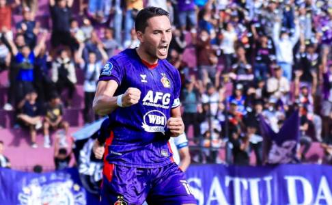 Ezra Walian Makin Matang, Jadi Pemain Paling Berpengaruh di Persik Kediri
