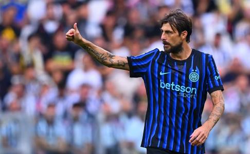 Francesco Acerbi Absen Empat Minggu, Yann Bisseck Intip Peluang