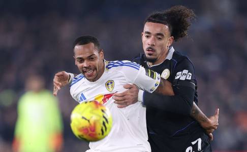 Gary Neville Kritik Pertahanan Chelsea Usai Dipecundangi Leeds United