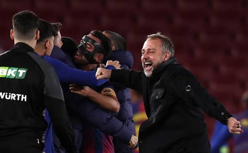 Hansi Flick Tak Mau Komentari Nasib Xabi Alonso