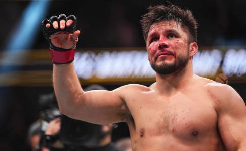 Henry Cejudo Umumkan Pensiun Usai Kekalahan Dari Talbott di UFC 323