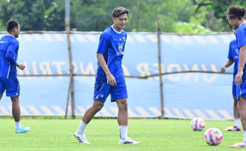 Jawab Isu Soal Dewangga Hengkang, Bojan: Itu Cuma Rumor