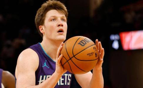 Kon Knueppel Jadi Pemain Tercepat Cetak 100 Kali Tembakan 3 Angka